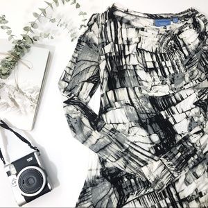 Simply Vera Wang Abstract Tunic Style Top